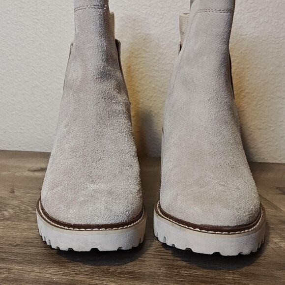 Dolce Vita Boots Womens Size 8.5 Ivory Suede Chelsea Wedge Lug Sole Pull On - Picture 4 of 16